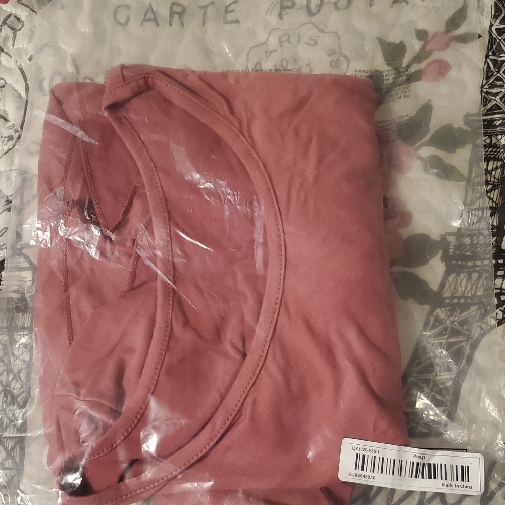 Asymmetrical Ruffle-Hem T-Shirt. Rouge. L. - Picture 8 of 10